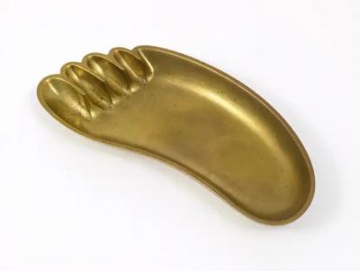  Werkst tte Hagenauer Wien Werkst tte Hagenauer Sculptural Foot Bowl or Tray Midcentury Brass Austria