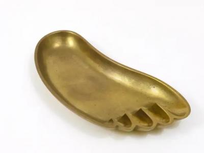  Werkst tte Hagenauer Wien Werkst tte Hagenauer Sculptural Foot Bowl or Tray Midcentury Brass Austria