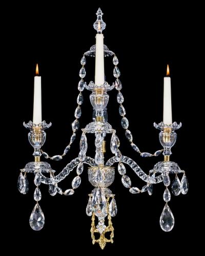  Werner Mieth A PAIR OF NEOCLASSICAL CUT GLASS WALL LIGHTS ATTRIBUTED TO WERNER MIETH