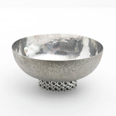  Wiener Silber Schmiede Handsgeschlagen Viennese Austrian Sterling Silver crafted footed bowl from mid 20th century