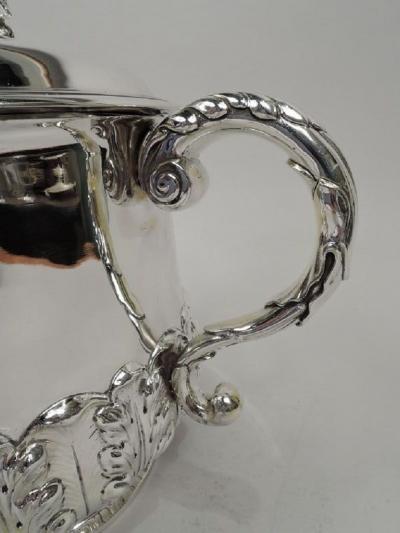  William Comyns Sons Ltd Antique English Edwardian Sterling Silver Covered Urn Trophy 1908