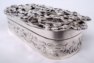  William Comyns Sons Ltd Comyns English Edwardian Art Nouveau Sterling Silver Trinket Box 1906