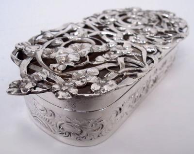  William Comyns Sons Ltd Comyns English Edwardian Art Nouveau Sterling Silver Trinket Box 1906