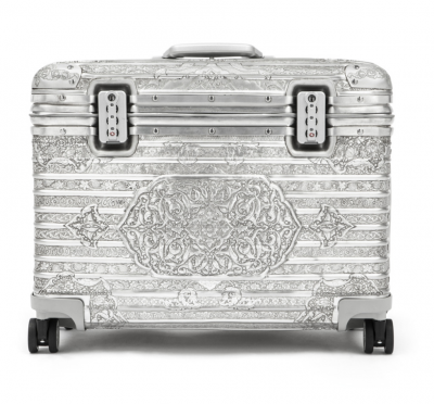  Wim Delvoye Rimowa Pilot Multiwheel 923 51 00 4 2015