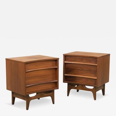  Young Manufacturing Company Pair of Young Manufacturing Carved Walnut Nightstands or End Tables MCM