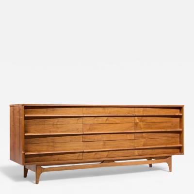  Young Manufacturing Company Young Manufacturing Mid Century Lowboy Dresser