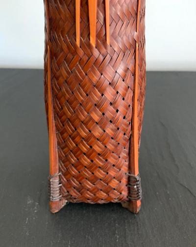  YuQiu An elegant Japanese lacquered Ikebana Bamboo Basket