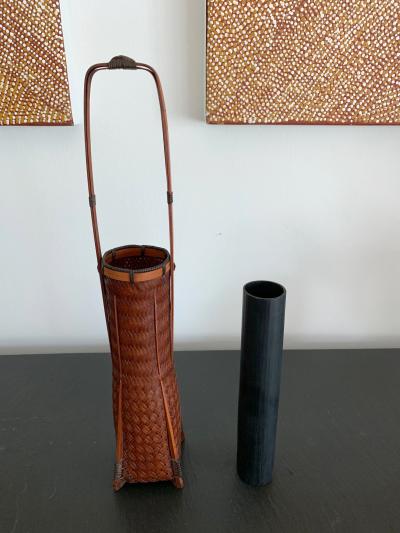  YuQiu An elegant Japanese lacquered Ikebana Bamboo Basket