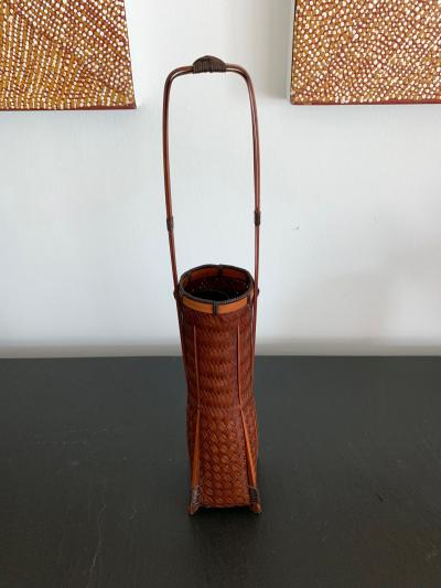  YuQiu An elegant Japanese lacquered Ikebana Bamboo Basket