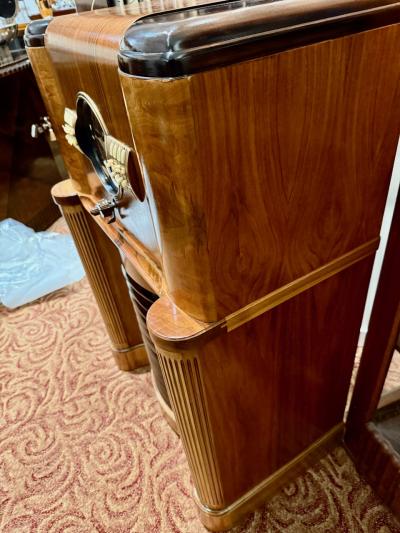  Zenith Electronics Zenith 12 S 370 Big Bertha 1939 Robot Dial Console Radio