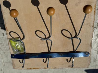  Zerodisegno 23 Pas de Urbino Zerodisegno Wall Mounted Coat Rack with wood balls