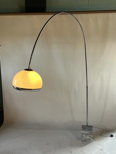 iGuzzini Harvey Guzzini Guzzini Guzzini Arc Lamp 1970s Adjustable floor lamp with marble base
