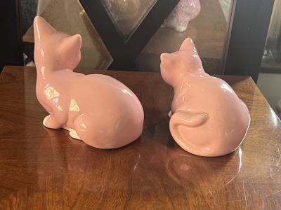  mile Gall ART DECO PINK AND WHITE CERAMIC CATS WITH GREEN GLASS EYES