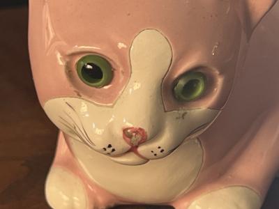  mile Gall ART DECO PINK AND WHITE CERAMIC CATS WITH GREEN GLASS EYES