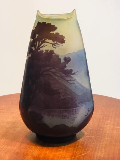  mile Gall EXCEPTIONAL EMILE GALLE LANDSCAPE CAMEO CARVED VASE
