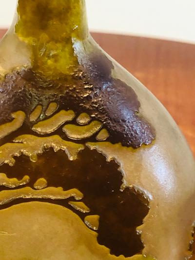  mile Gall EXQUISITE EMILE GALLE CAMEO CARVED TREE IN LANDSCAPE VASE