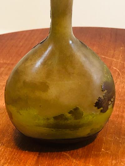  mile Gall EXQUISITE EMILE GALLE CAMEO CARVED TREE IN LANDSCAPE VASE