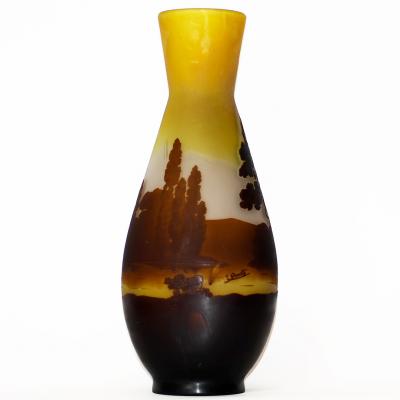  mile Gall Galle Cameo Glass Landscape Vase
