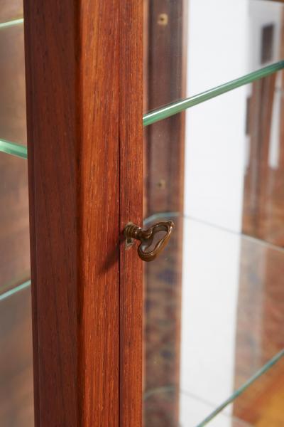  mile Gall Galle Display Cabinet or Vitrine