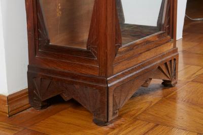  mile Gall Galle Display Cabinet or Vitrine