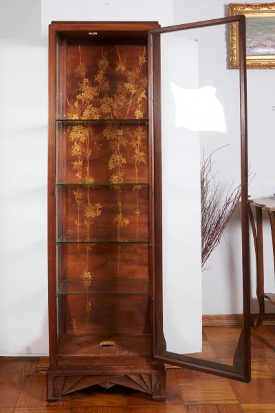  mile Gall Galle Display Cabinet or Vitrine