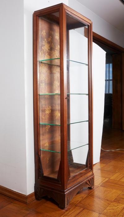  mile Gall Galle Display Cabinet or Vitrine