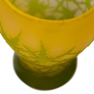  mile Gall Galle French Cameo Art Glass Vase 1900s