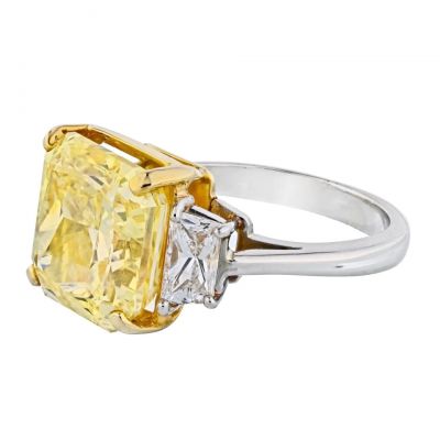 10 CARAT RADIANT CUT DIAMOND FANCY INTENSE YELLOW GIA THREE STONE