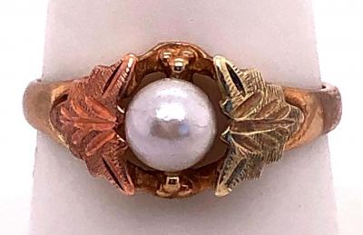10 Karat Yellow and Rose Gold Fashion Pearl Ring