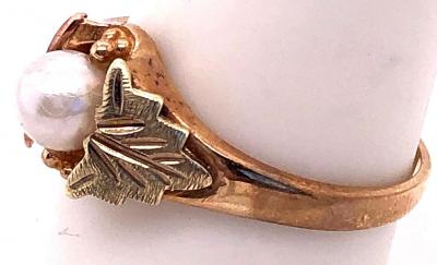 10 Karat Yellow and Rose Gold Fashion Pearl Ring