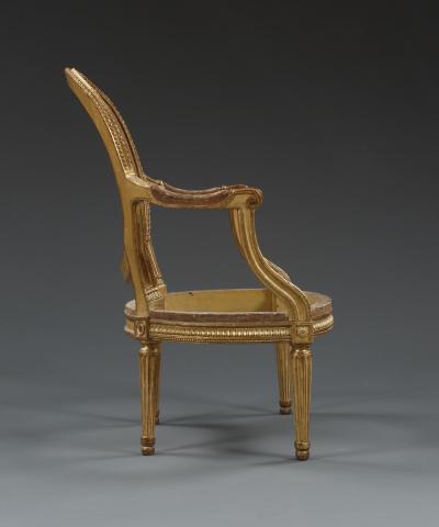 11440 A SUPERB CHAISE MEDALLION ARMCHAIR