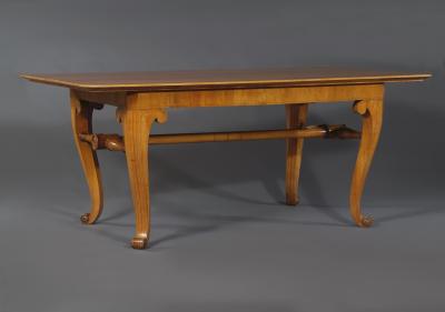 11539 A CHERRYWOOD VENEERED LIBRARY TABLE