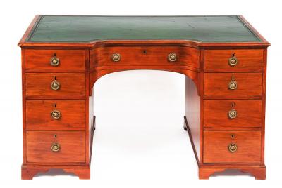 1183 19th Century Bowfronted Mahogany Pedestal Desk