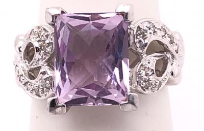 14 Karat White Gold Amethyst Solitaire Ring with Diamond Accents