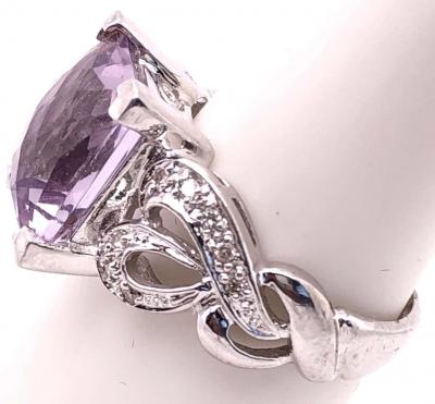 14 Karat White Gold Amethyst Solitaire Ring with Diamond Accents