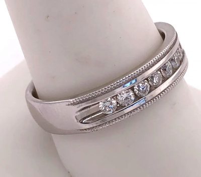 14 Karat White Gold Band Ring Wedding Ring with 9 Round Diamonds