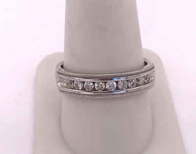 14 Karat White Gold Band Ring Wedding Ring with 9 Round Diamonds