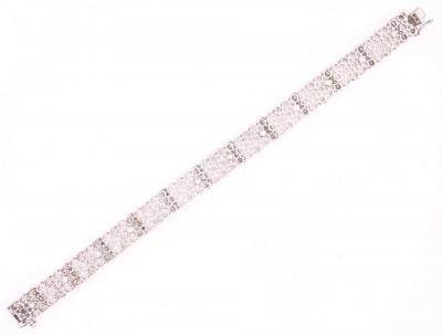14 Karat White Gold Contemporary Bracelet with Round Diamonds