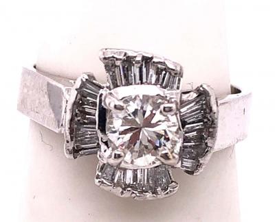 14 Karat White Gold Contemporary Ring with Diamond Cluster 1 00 TDW