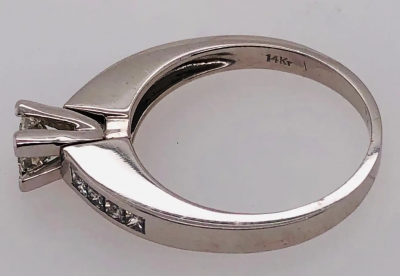 14 Karat White Gold Diamond Engagement Ring 1 40 Total Diamond Weight