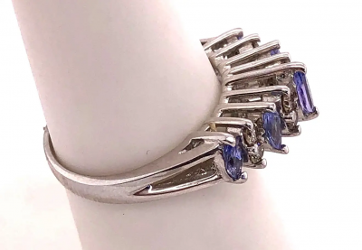 14 Karat White Gold Fashion Diamond and Amethyst Ring 1 50 TDW