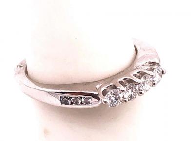 14 Karat White Gold Fashion Wedding Bridal Band Ring with Diamonds