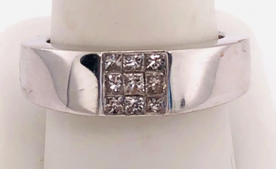 14 Karat White Gold Ring or Wedding Band with 9 Diamond Cluster