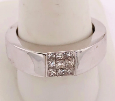 14 Karat White Gold Ring or Wedding Band with 9 Diamond Cluster
