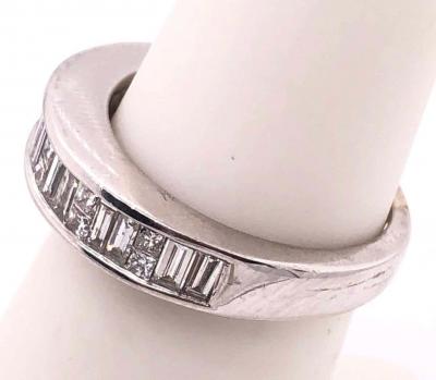 14 Karat White Gold and Diamond Bridal Ring 1 25 Total Diamond Weight