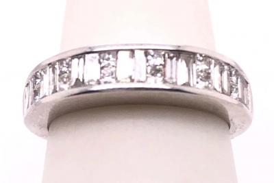 14 Karat White Gold and Diamond Bridal Ring 1 25 Total Diamond Weight