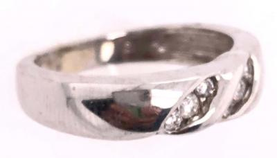 14 Karat White Gold with Diamonds Wedding Band Bridal Ring