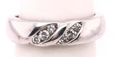 14 Karat White Gold with Diamonds Wedding Band Bridal Ring