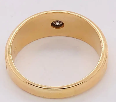 14 Karat Yellow Gold Band Ring with 15 Carat Center Diamond Round