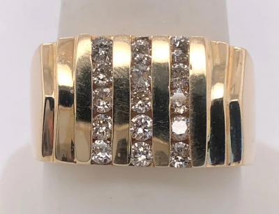 14 Karat Yellow Gold Cluster Ring with 15 Diamonds